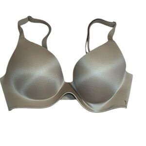 Victoria’s Secret nude, perfect shape wire free bra, t-shirt, 32D